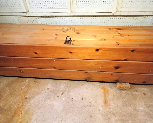 Auction listing photo