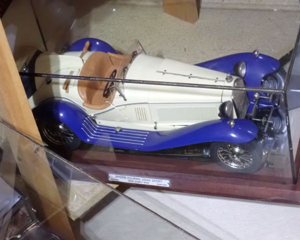Auction listing photo
