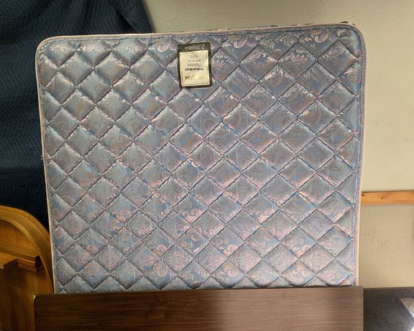 Auction listing photo