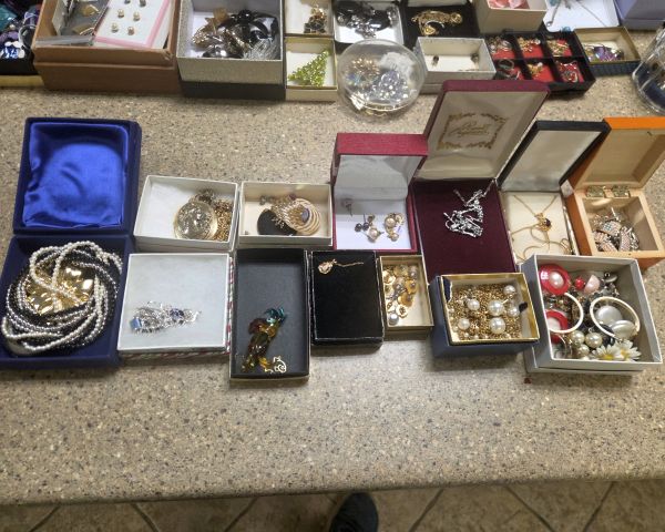 Auction listing photo