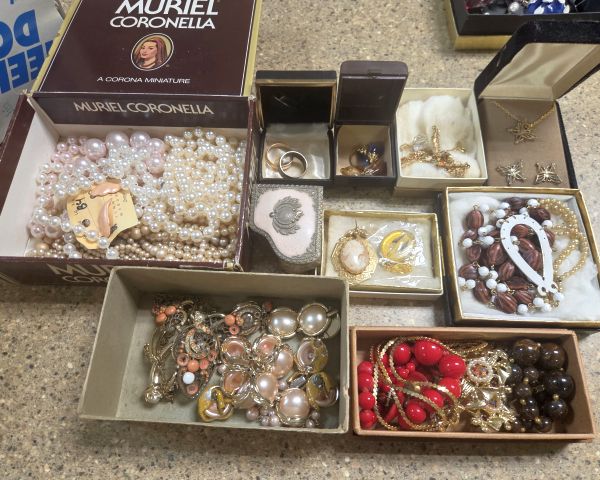 Auction listing photo