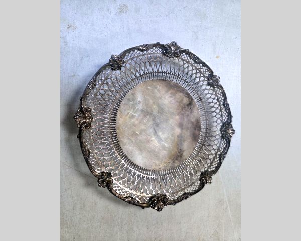 Auction listing photo