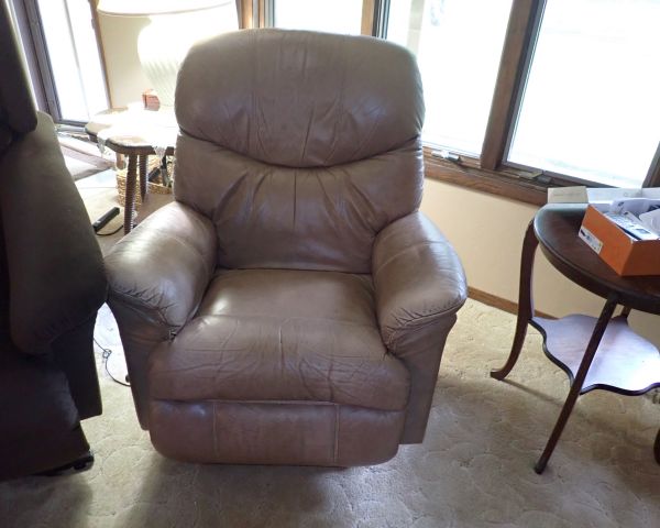 Auction listing photo