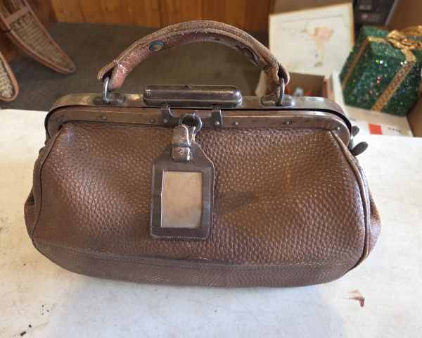 Auction listing photo