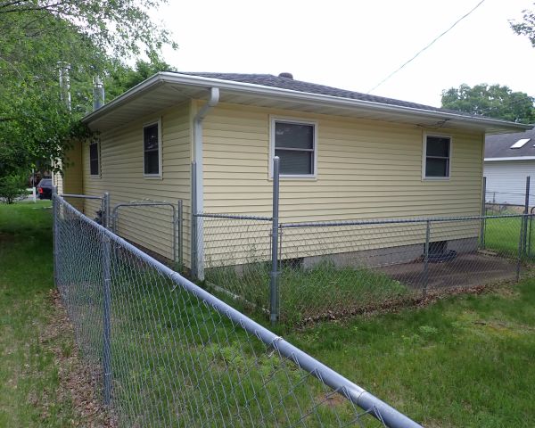 Auction listing photo