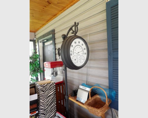 auction image