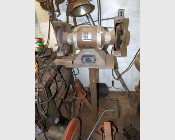 auction image
