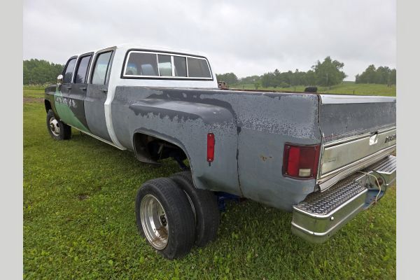 Auction listing photo