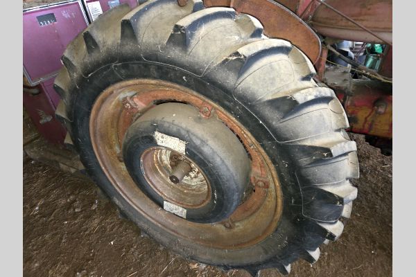 Auction listing photo