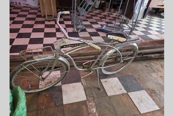 Auction listing photo