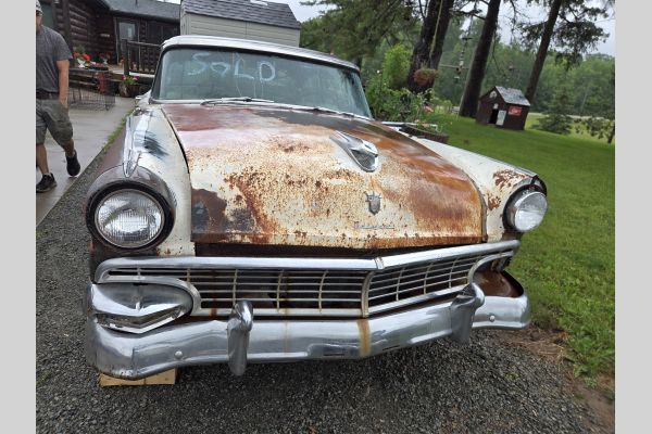 Auction listing photo