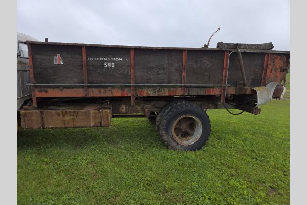 Auction listing photo
