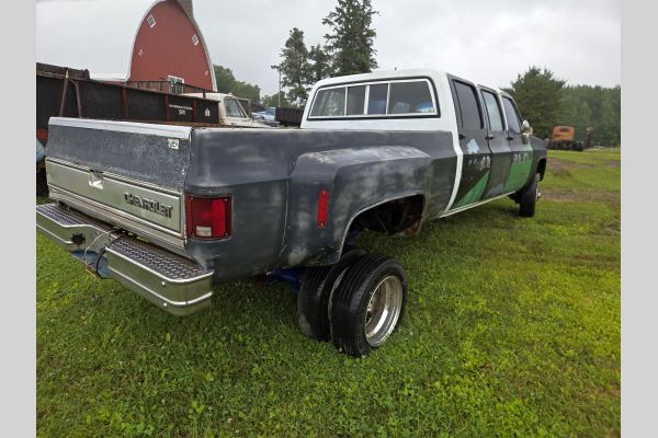 Auction listing photo