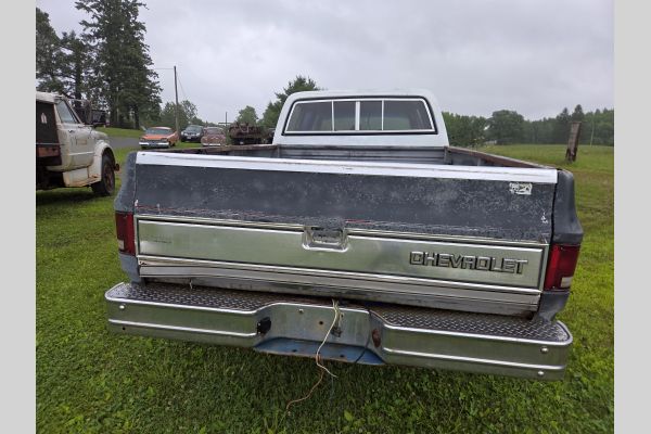Auction listing photo