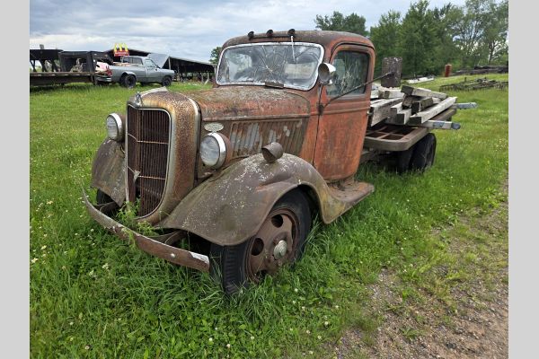 Auction listing photo