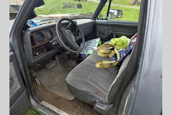 Auction listing photo