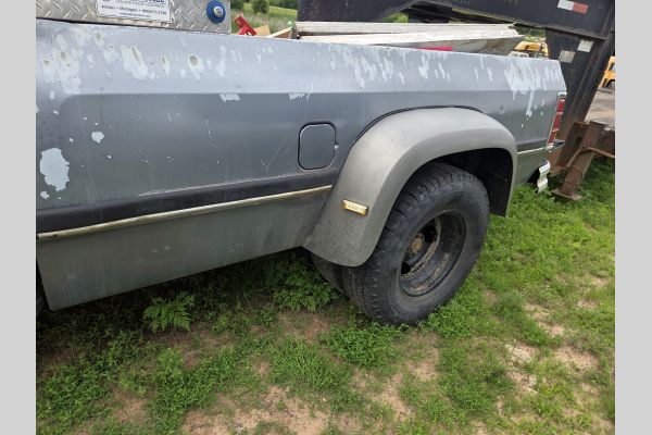 Auction listing photo