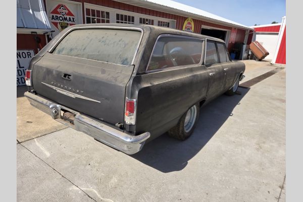 Auction listing photo
