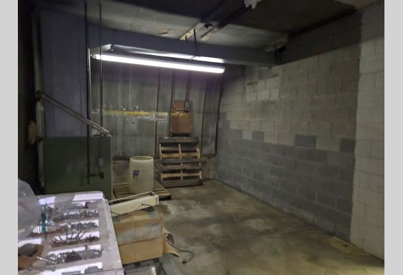 Auction listing photo