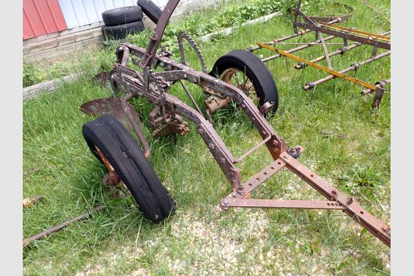 Auction listing photo