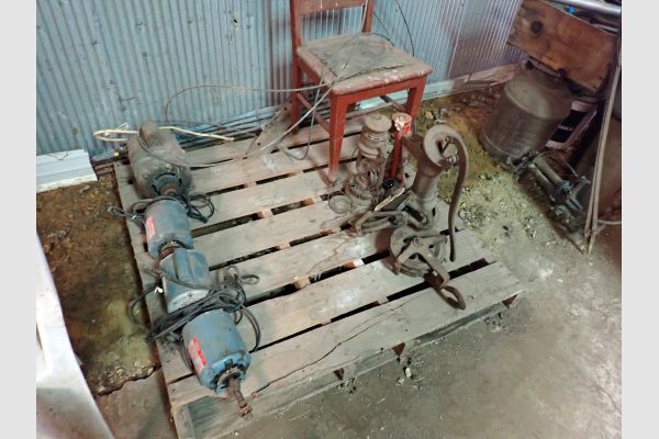 Auction listing photo