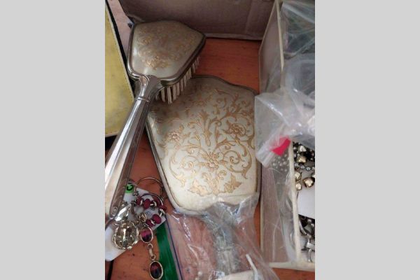 Auction listing photo