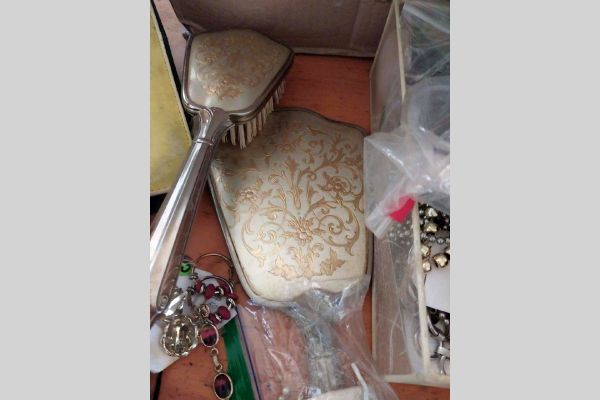 Auction listing photo