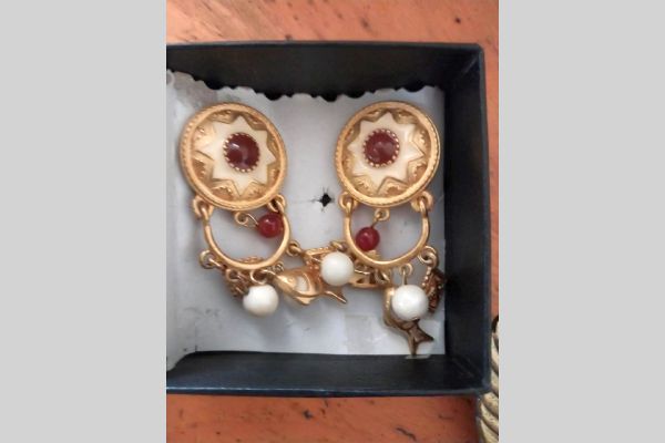 Auction listing photo