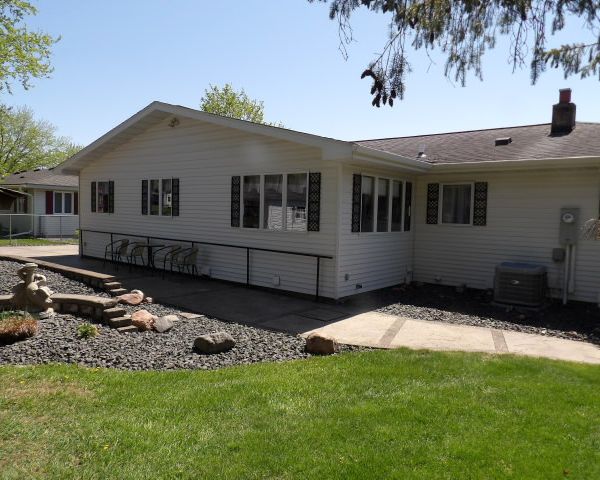 auction image