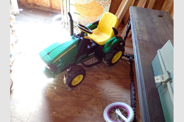 Auction listing photo