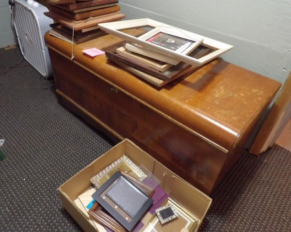auction image