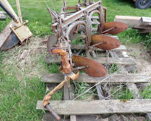 Auction listing photo