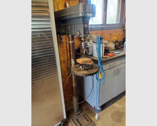auction image