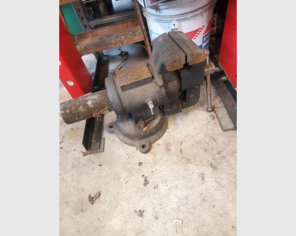 auction image