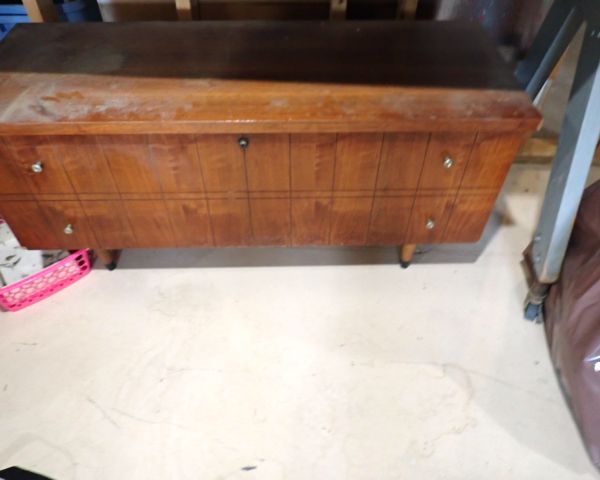 Auction listing photo