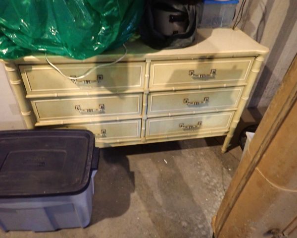 Auction listing photo