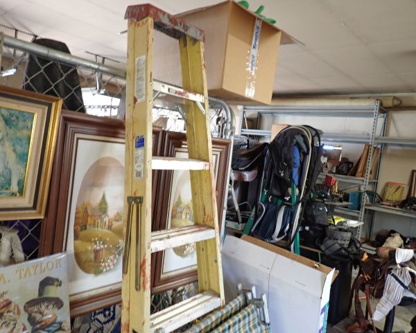auction image