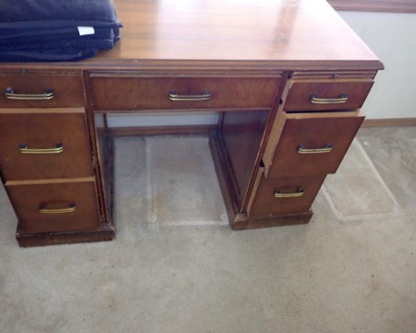 auction image