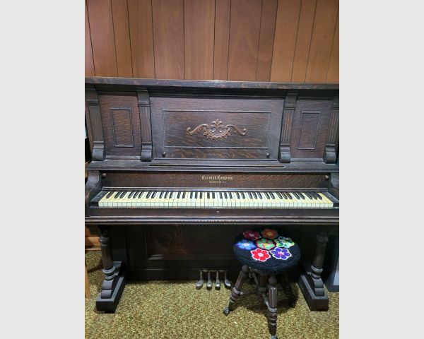 auction image