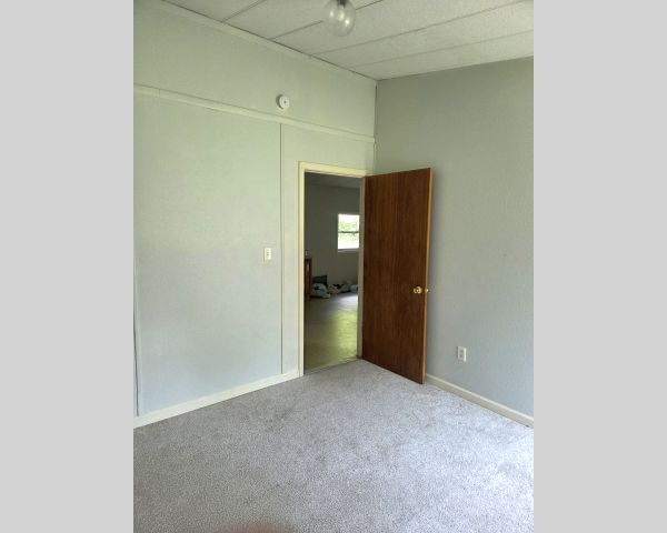 Auction listing photo