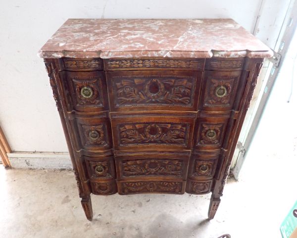 Auction listing photo