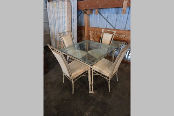 Auction listing photo
