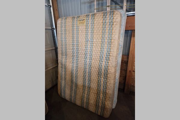 Auction listing photo
