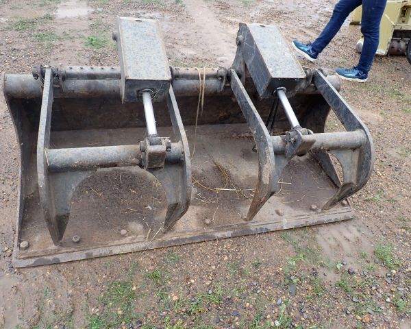 Auction listing photo