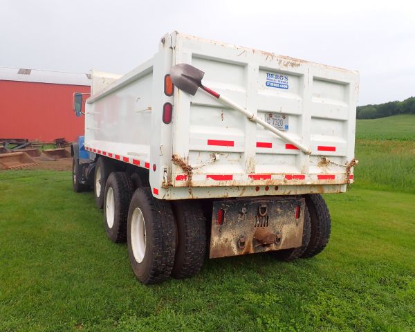 Auction listing photo