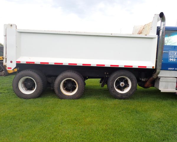 Auction listing photo