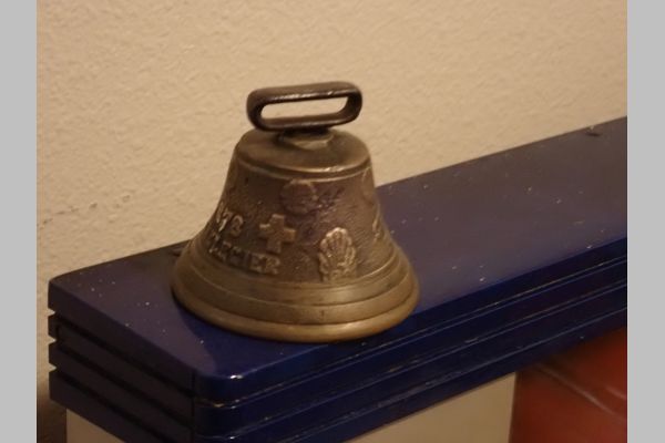 Auction listing photo