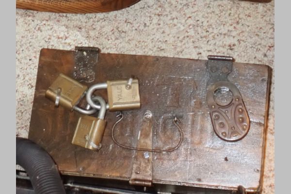 Auction listing photo