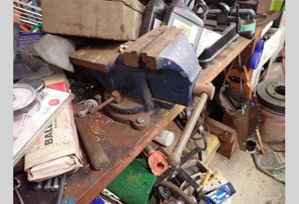 Auction listing photo
