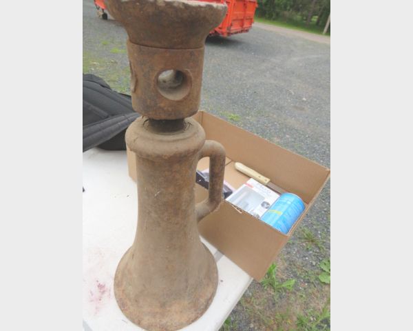 auction image